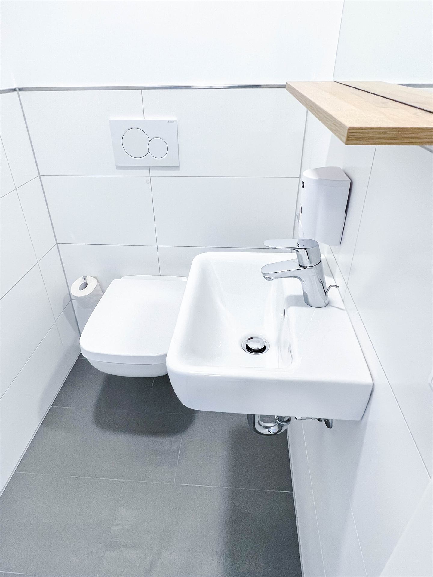 Gäste-WC mit Waschbecken