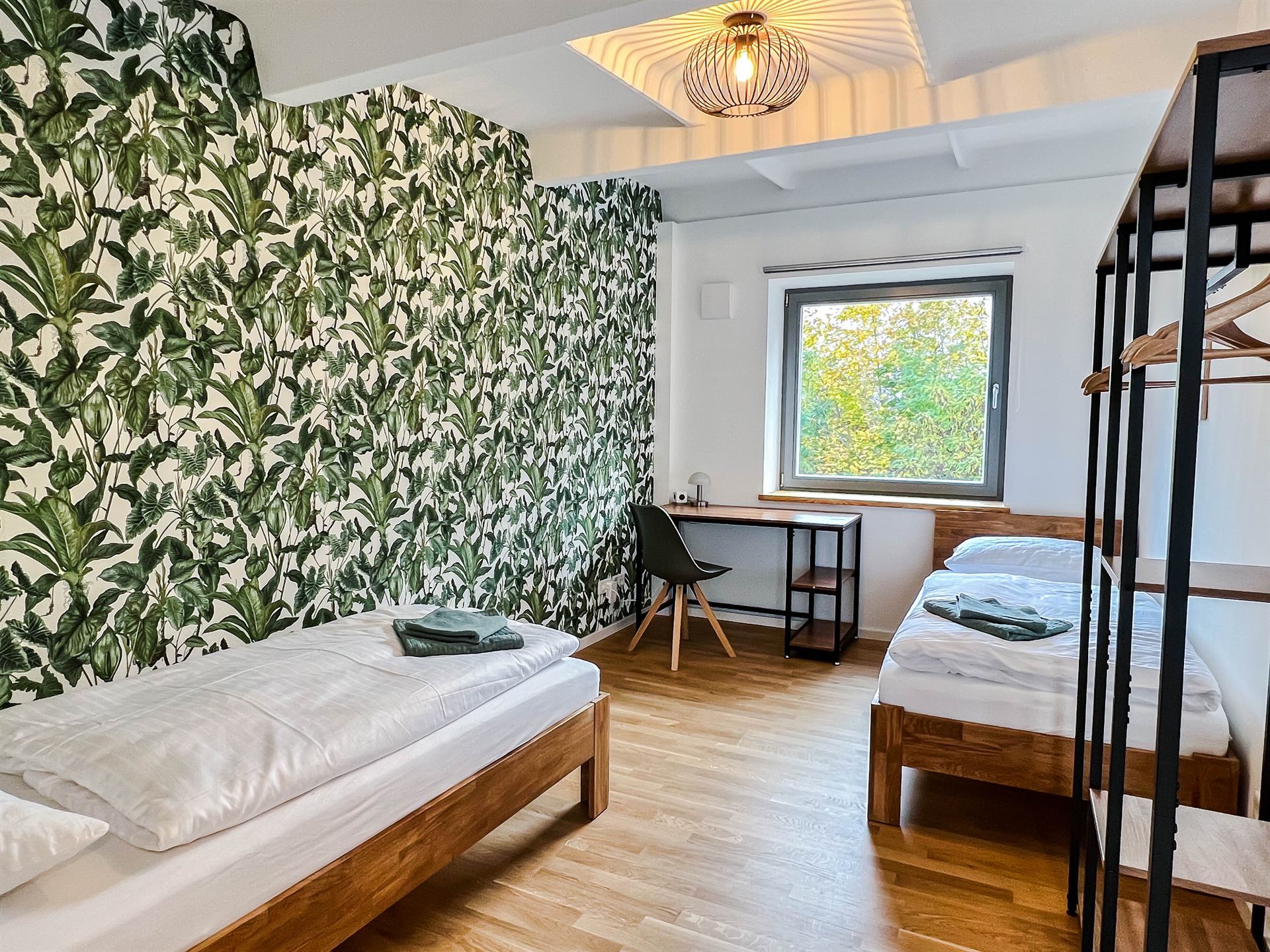 Zweites Schlafzimmer mit zwei Einzelbetten